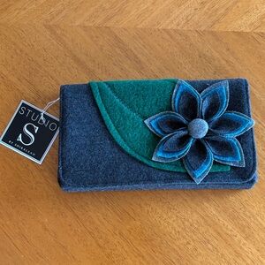 NWT Shiraleah Grey Wool Felt Clutch-Green & Blue Floral Applique,  Blue Lining